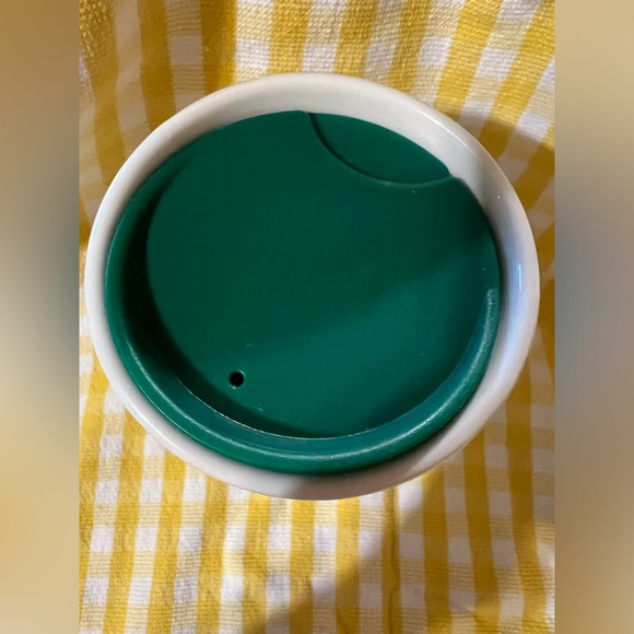 Starbucks ceramic cable knit sweater coffee mug w/lid, 2016, 10oz, white/green - Picture 3 of 7